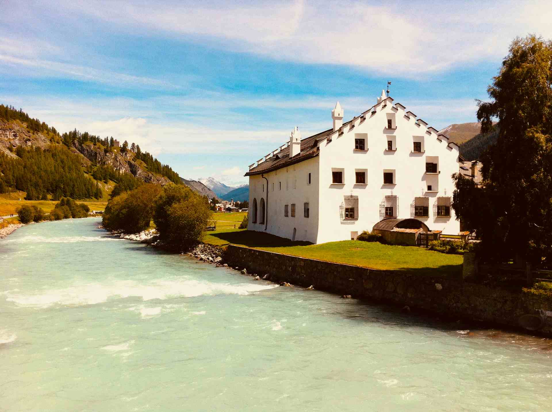 Hof Familie Steiger, Produzent in Camischolas Kanton Graubünden in der Schweiz