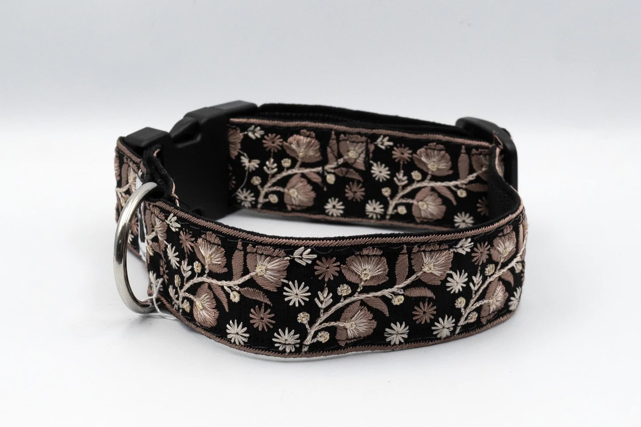  Collier Luas Manufaktur « Fleur », Luas Manufaktur