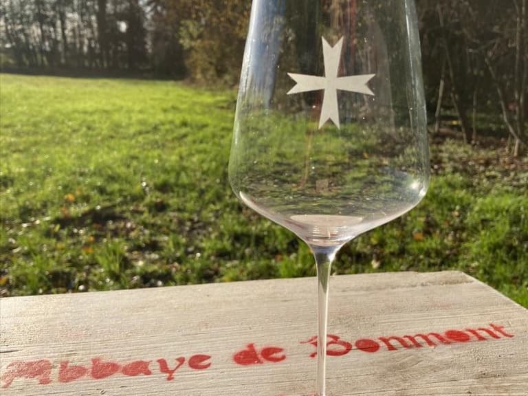 Abbaye de Bonmont - verres magiques, Abbaye de Bonmont