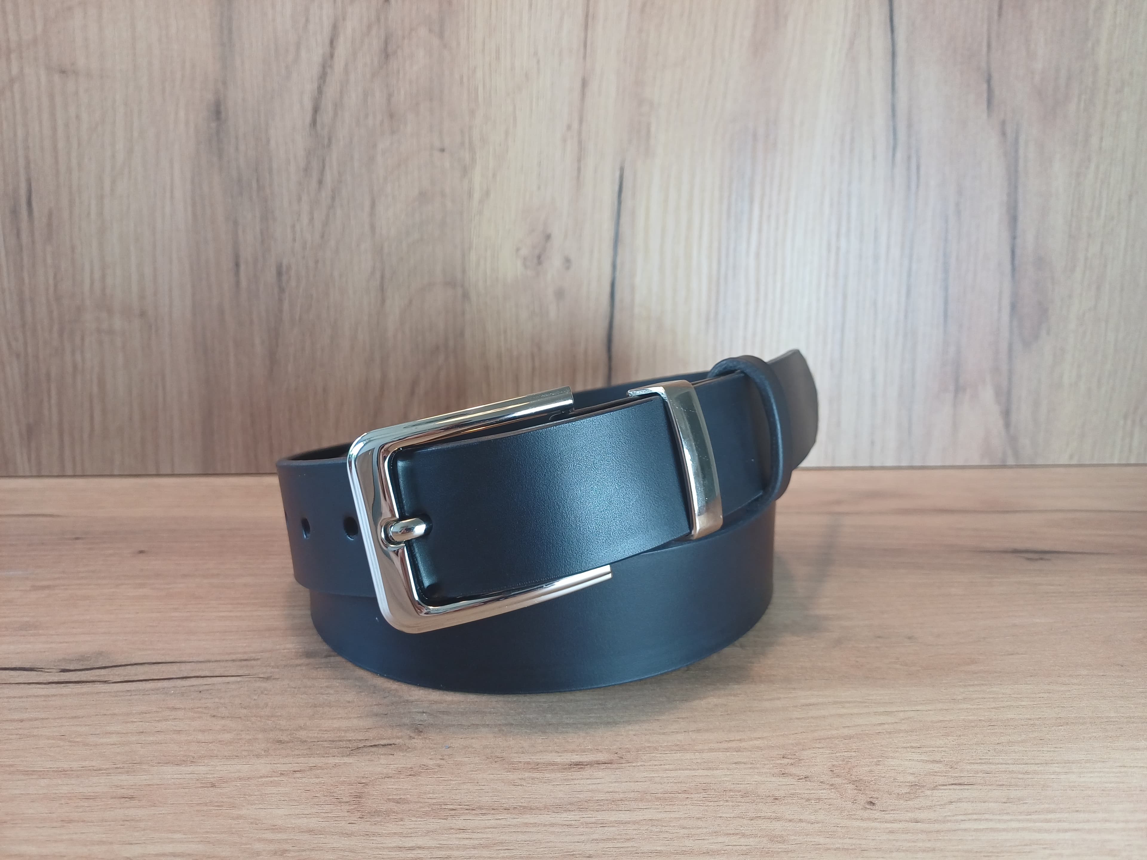 Ceinture en cuir, noire, 128 cm, Bünzli Swiss Made
