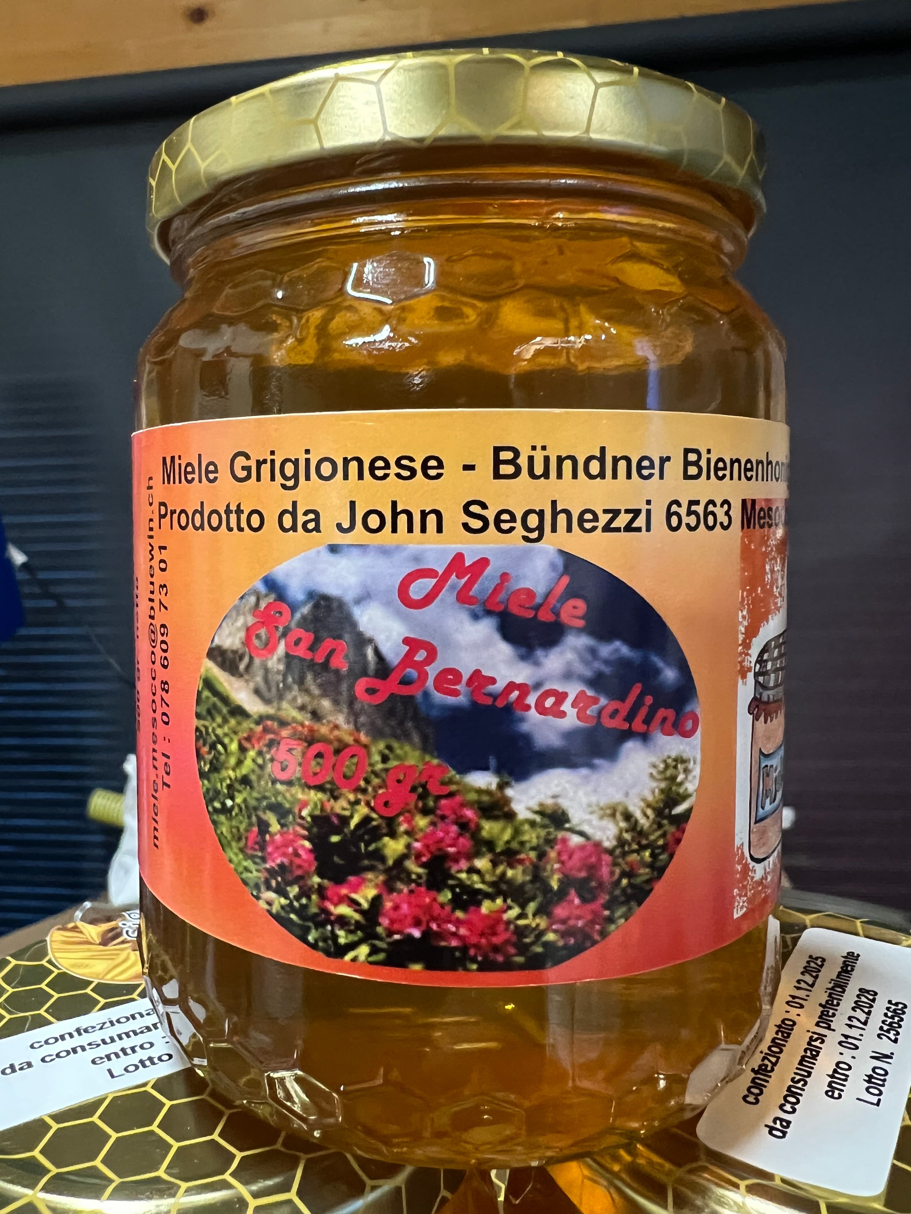 Miel de San Bernardino (Rhododendron - Rose alpine et Multifleurs), Apicoltura di Seghezzi John