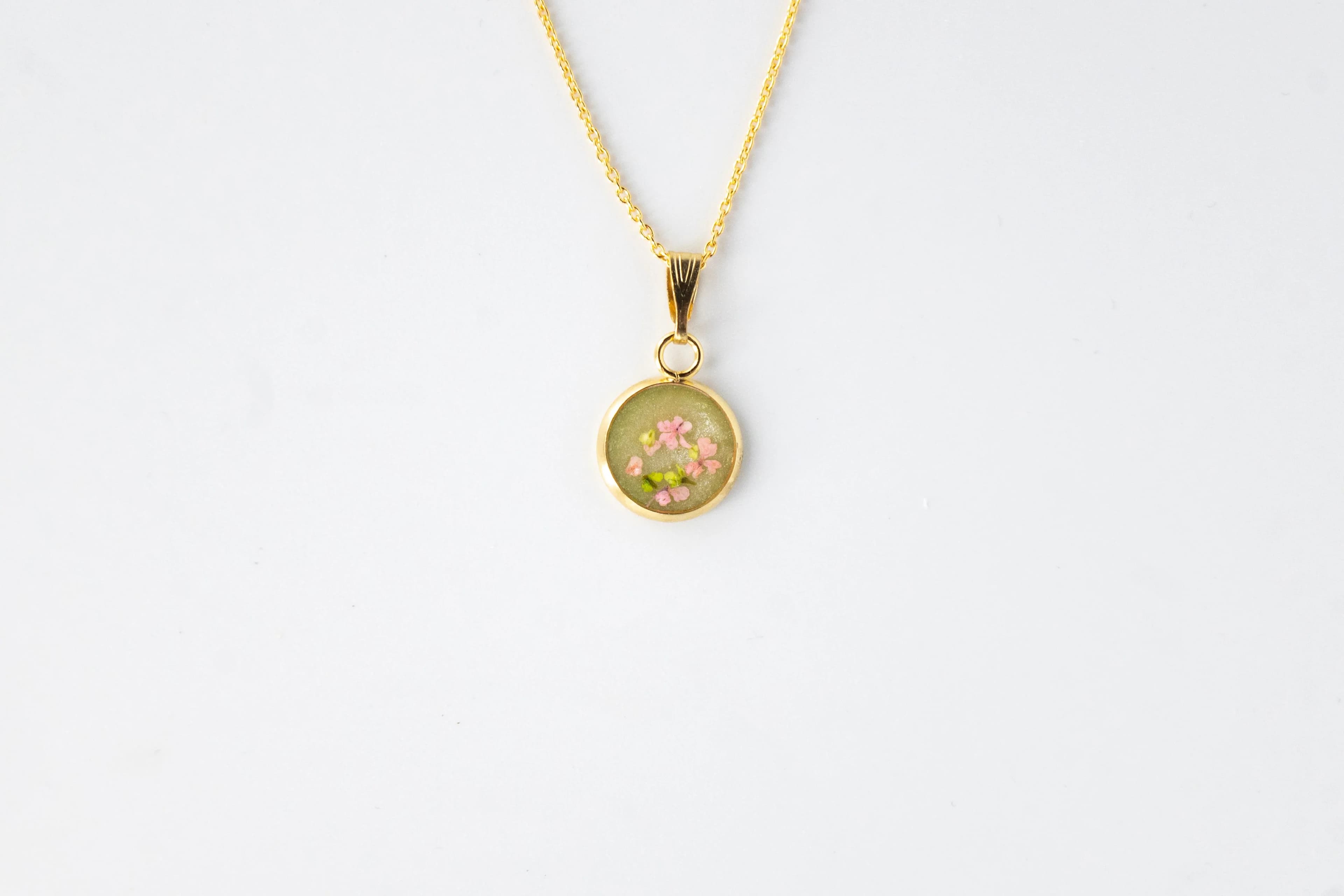 Collier plaqué or avec de vraies fleurs, Luas Manufaktur