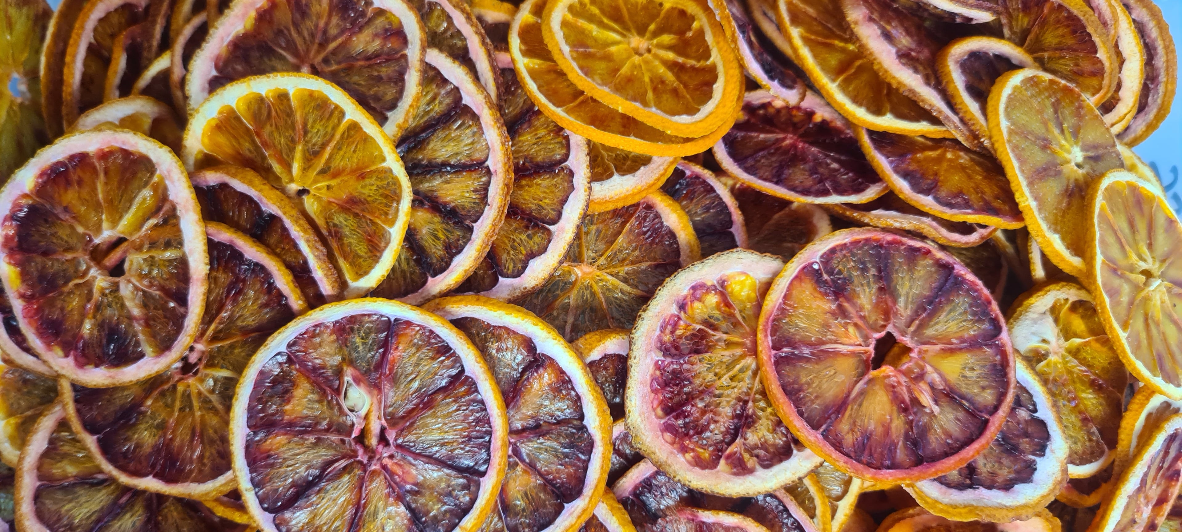 Arance sanguinelle essiccate. 100% frutta, A tutta frutta e non solo, Lottigna, image 1 | Mimelis