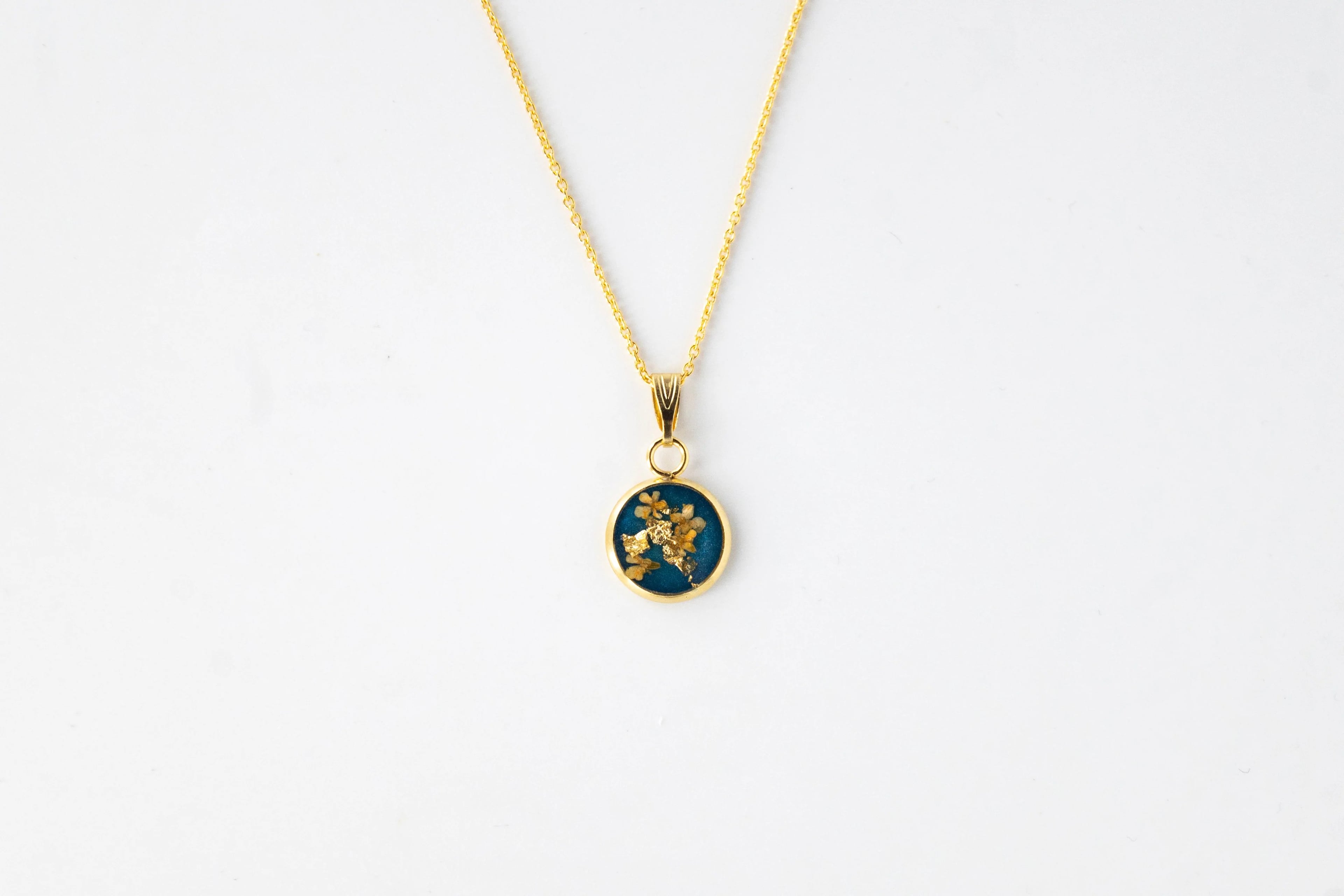 Kette vergoldet mit echten Blumen, Luas Manufaktur, Lommiswil, image 1 | Mimelis