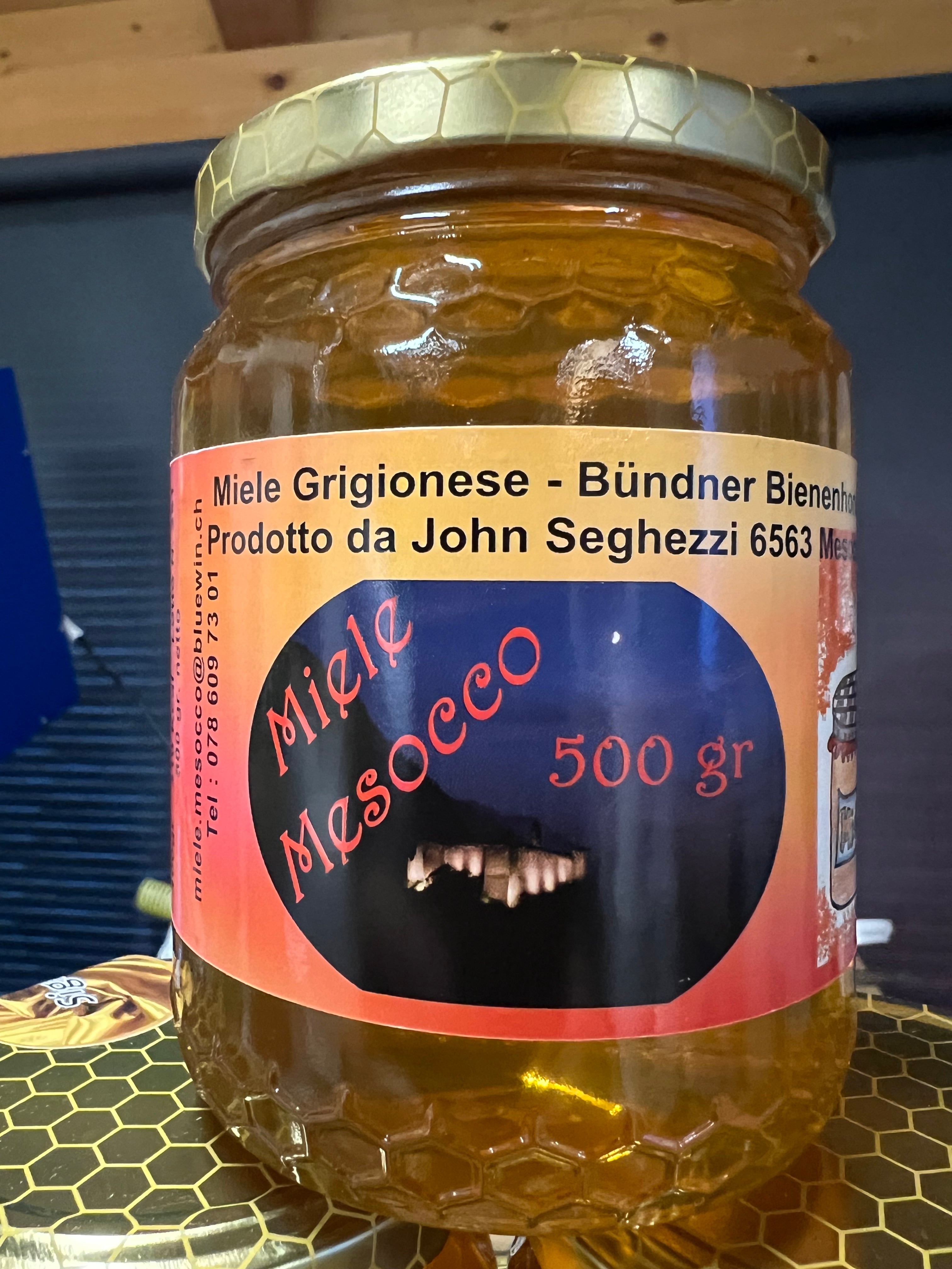 Apicoltura di Seghezzi John, producteur à Mesocco canton de Grisons en Suisse,  image 2