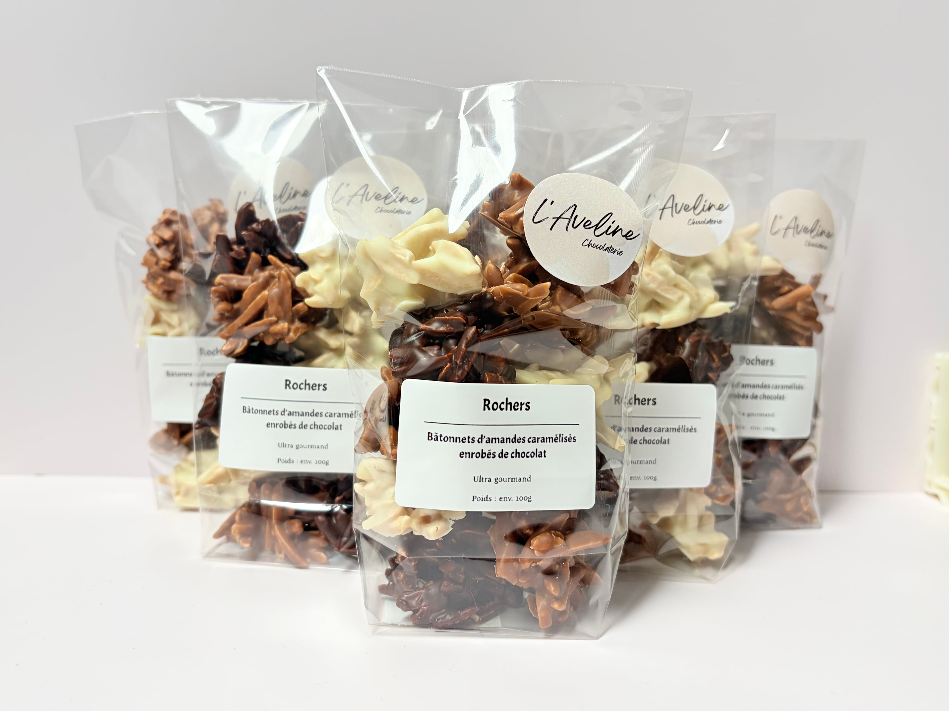 Trio de rochers lait, blanc & noir, 100g, L'Aveline Chocolaterie, Bussy FR, image 1 | Mimelis