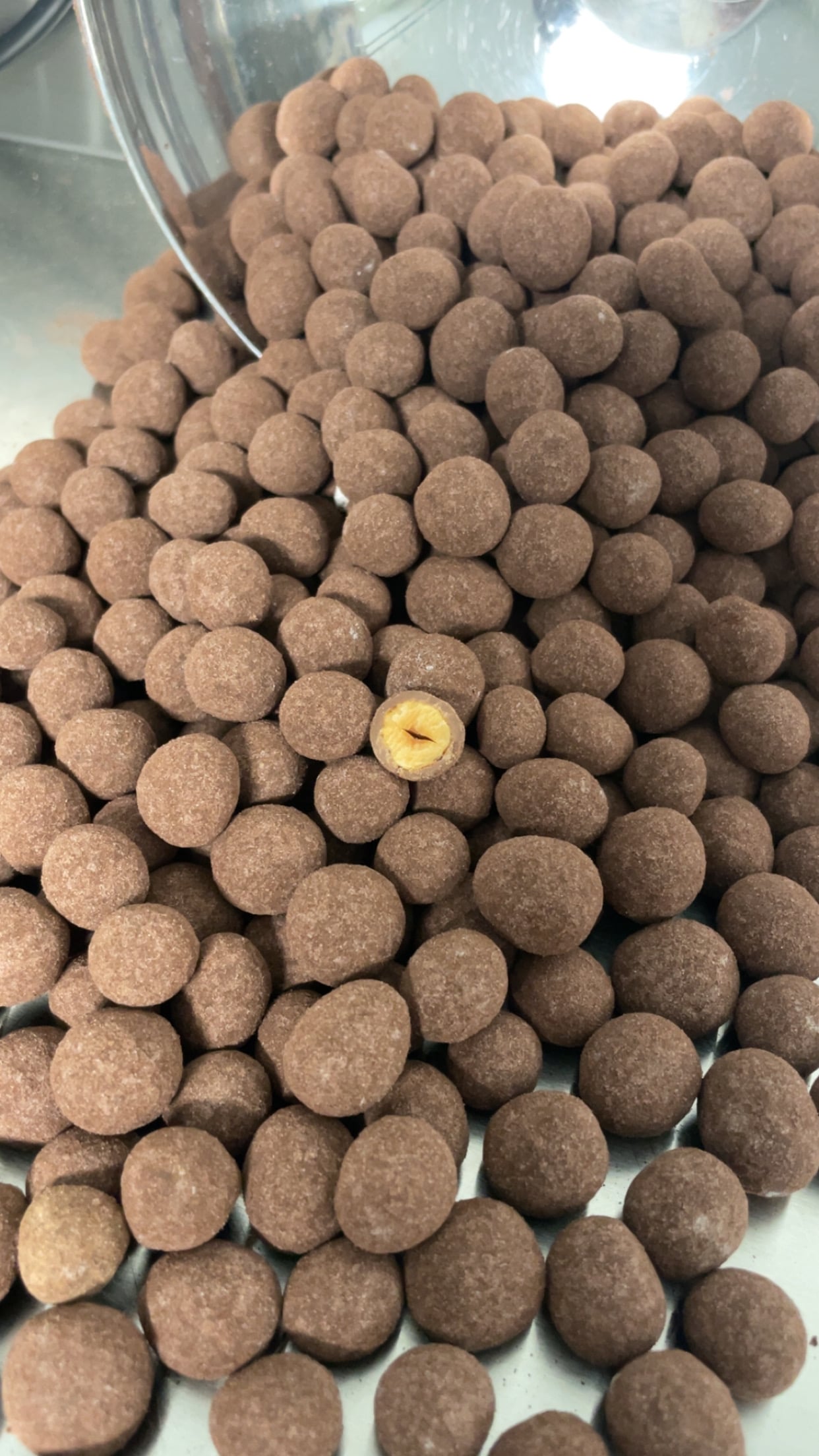 Choconut's Haselnüsse, 100g, L'Aveline Chocolaterie, Bussy FR, image 1 | Mimelis