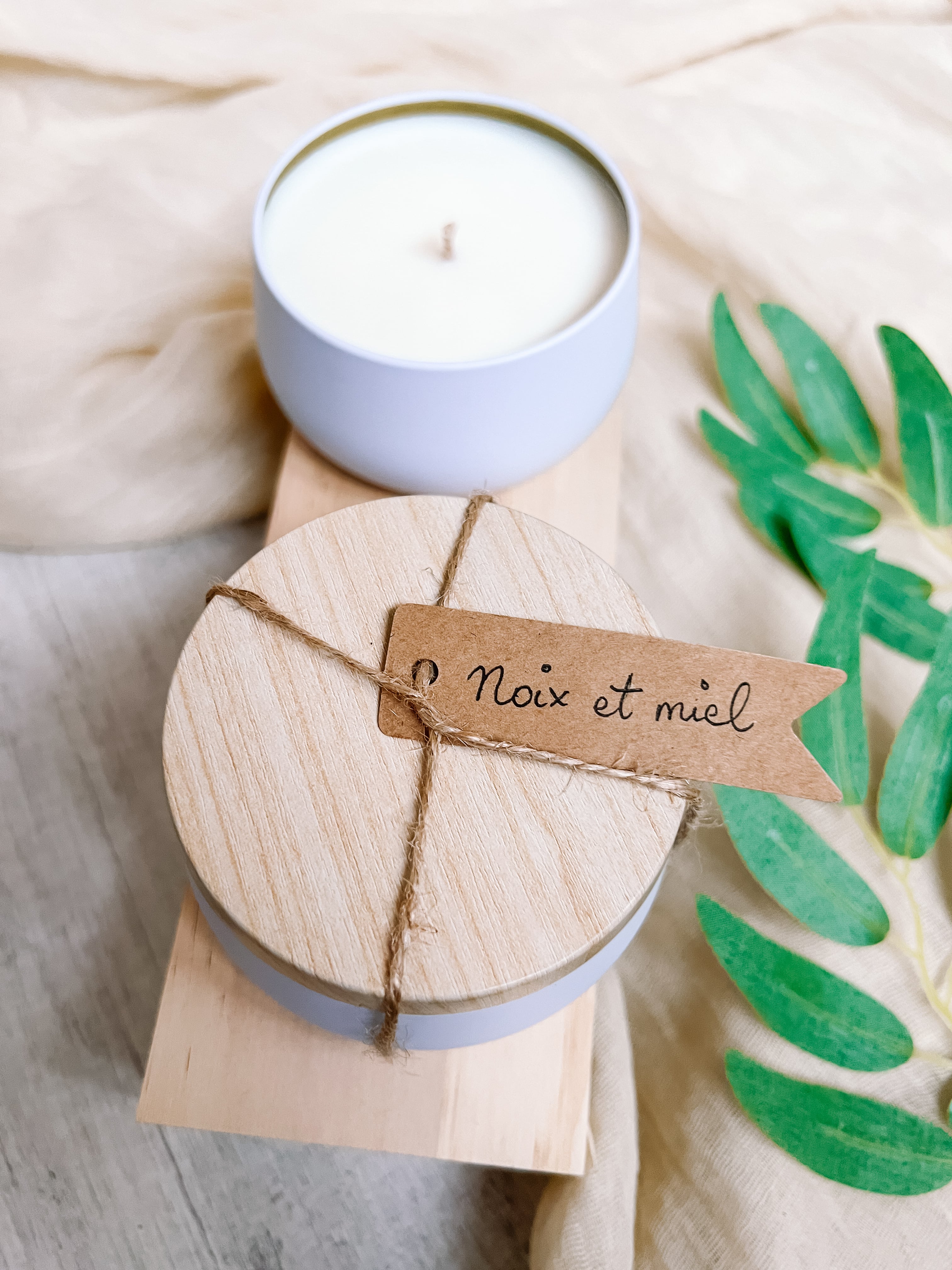 Bougie Noix et miel, Aurora Glow, Lyss, image 1 | Mimelis