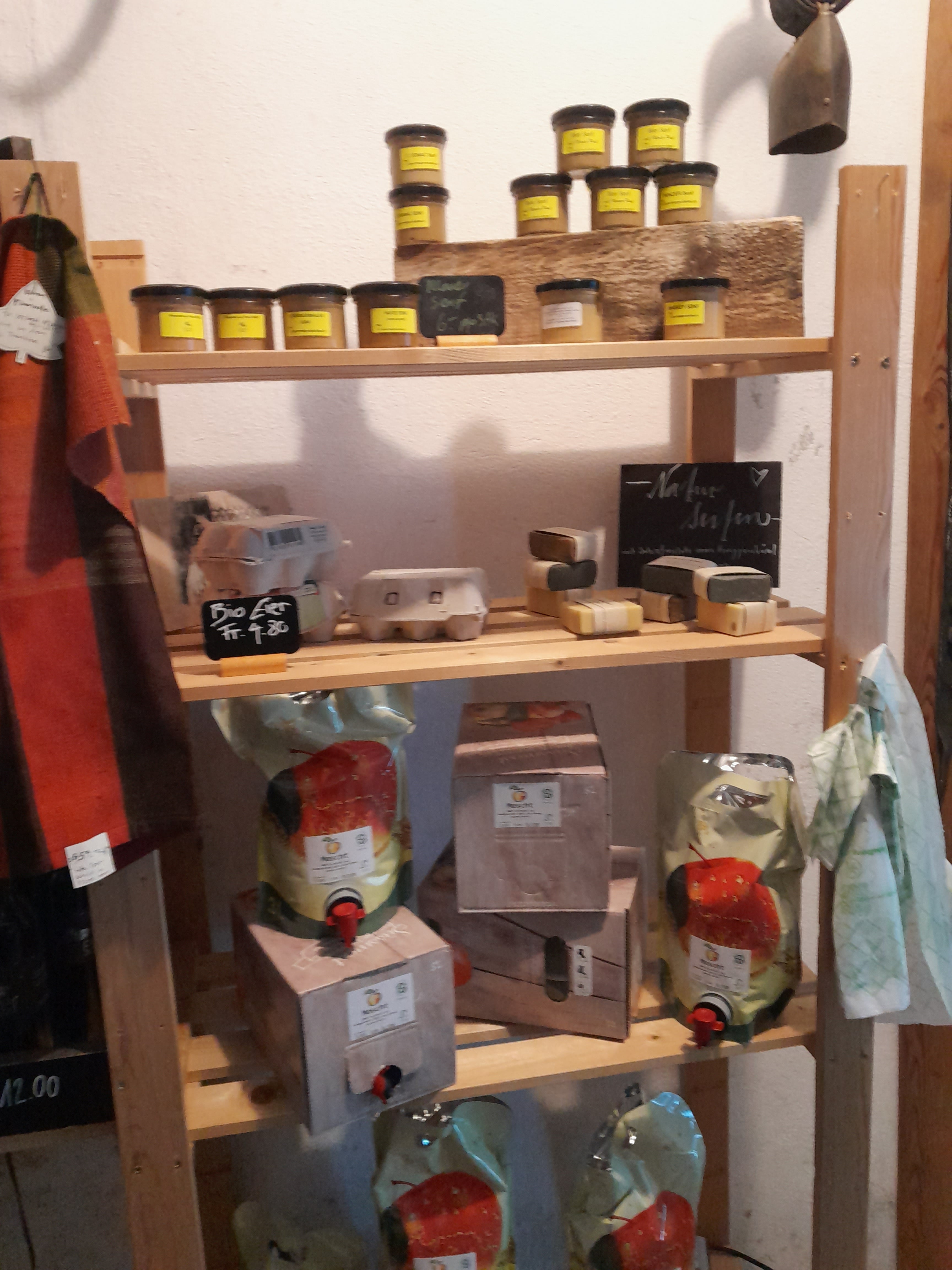 Biolandbau Guggenbüel  Hofladen , produttore nel Illnau-Effretikon canton Zurigo in Svizzera,  foto 11