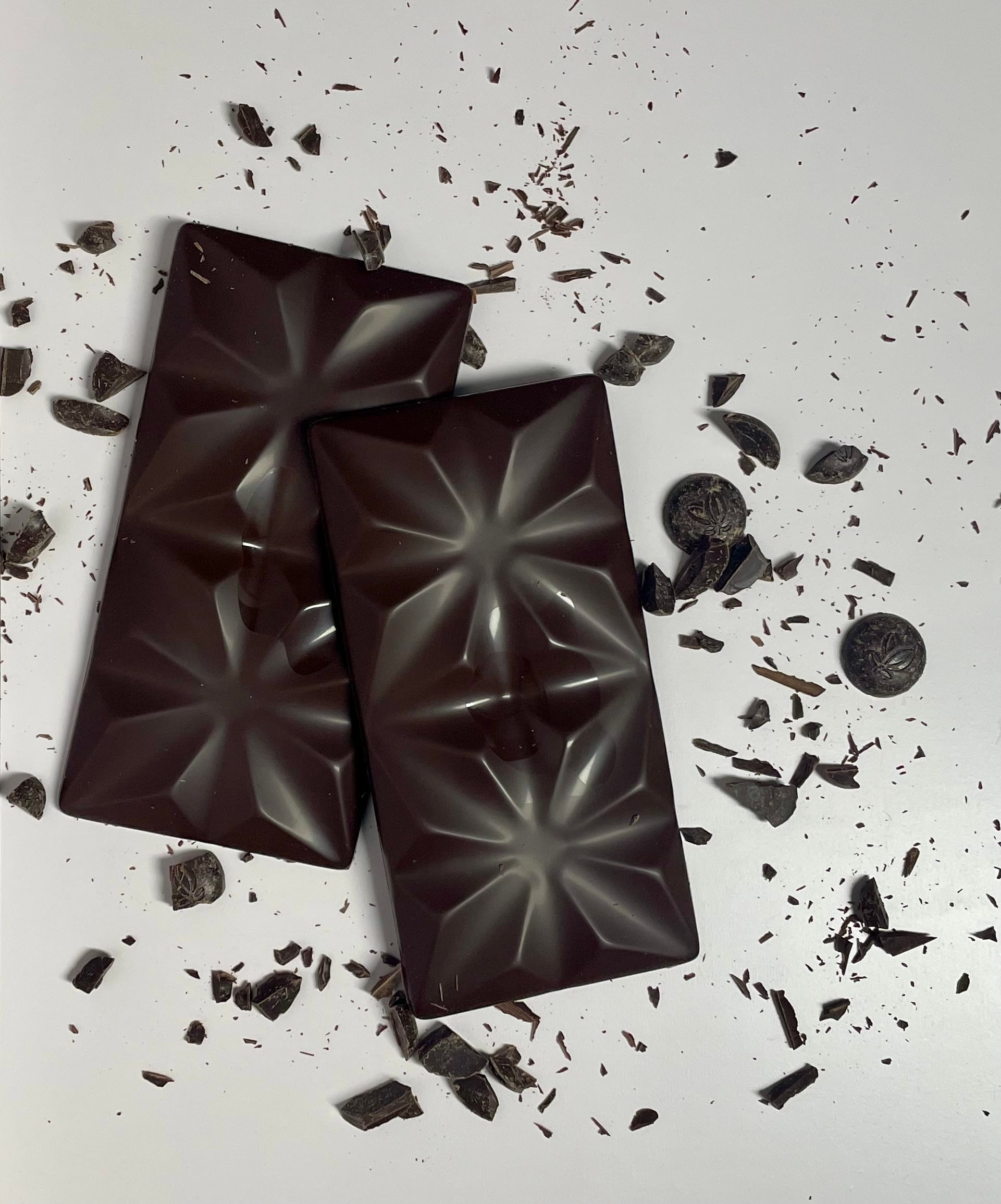 Plaque de chocolat noir Grenada 65%, L'Aveline Chocolaterie, Bussy FR, image 1 | Mimelis