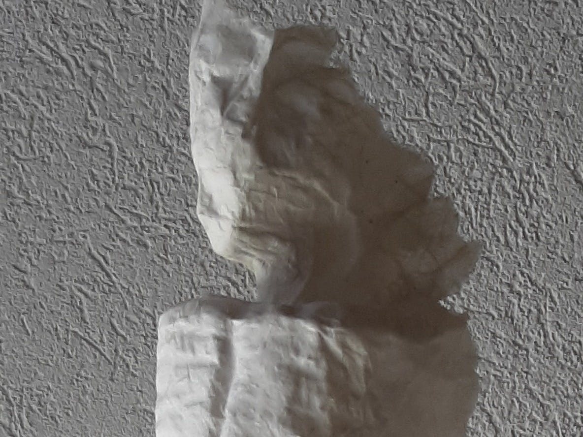 Statuette de papier blanc image 3